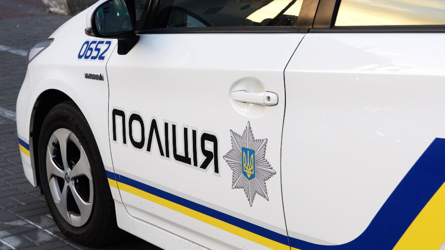 Εκτακτο: Άνδρας ζωσμένος με εκρηκτικά κρατά ομήρους σε ταχυδρομείο στην Ουκρανία